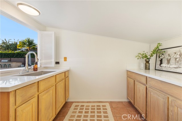 Detail Gallery Image 34 of 53 For 1430 La Perla Ave, Long Beach,  CA 90815 - 4 Beds | 3/1 Baths