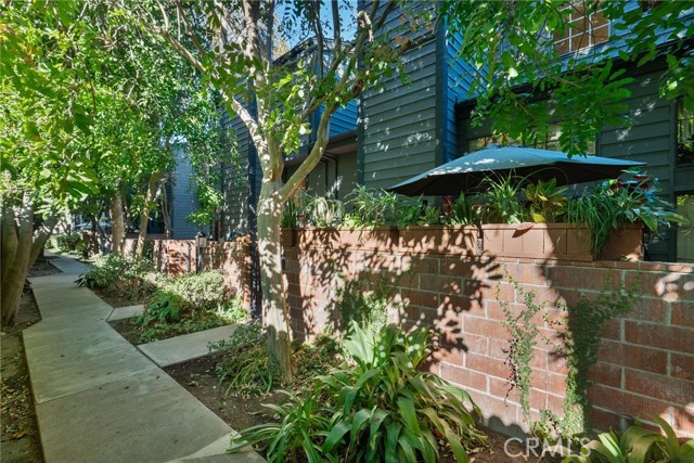 Detail Gallery Image 34 of 45 For 5707 Topanga Canyon Bld #7,  Woodland Hills,  CA 91367 - 2 Beds | 2/1 Baths