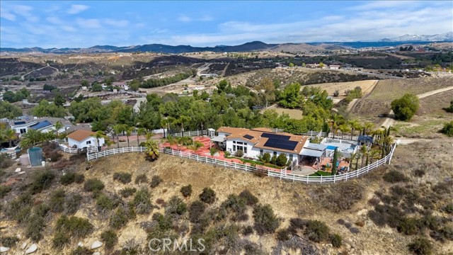 Detail Gallery Image 8 of 53 For 39565 Spanish Oaks Dr, Temecula,  CA 92592 - 4 Beds | 2/1 Baths