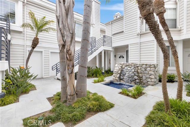 Detail Gallery Image 24 of 26 For 406 E Bay #H,  Newport Beach,  CA 92661 - 2 Beds | 2/1 Baths