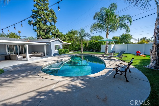 Detail Gallery Image 23 of 31 For 22912 Elkwood St, West Hills,  CA 91304 - 4 Beds | 2 Baths