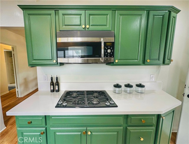 9929 Stonehurst Avenue photo 8