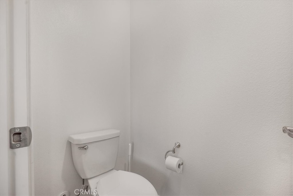 https://media.crmls.org/medias/754e8a89-4532-409a-8c8d-4ee5d7844f08.jpg?preset=X-Large