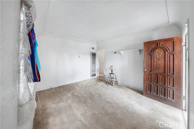 3825 Liberty Boulevard, South Gate CA: https://media.crmls.org/medias/754e91d4-8761-41f0-bb59-6e1d3c50f366.jpg
