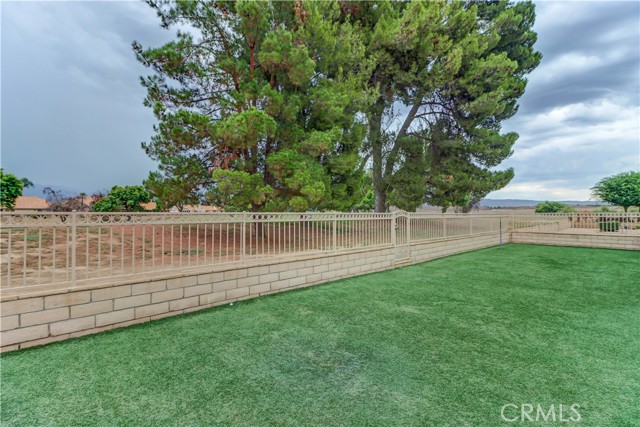 1946 Tamarack Lane, Hemet CA: https://media.crmls.org/medias/754ea8b5-beb1-441d-ad11-64f9e4099742.jpg