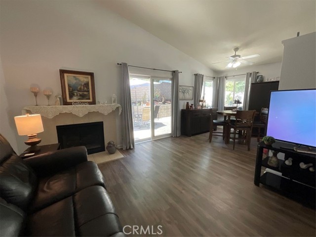 6720 Shaded Wood Place, Rancho Cucamonga CA: https://media.crmls.org/medias/754ee0a9-8bf8-451f-862a-d40f91e122ec.jpg