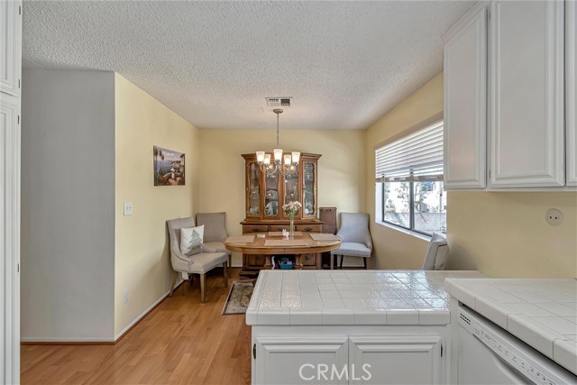 Detail Gallery Image 15 of 40 For 21241 Lassen #3,  Chatsworth,  CA 91311 - 2 Beds | 2/1 Baths