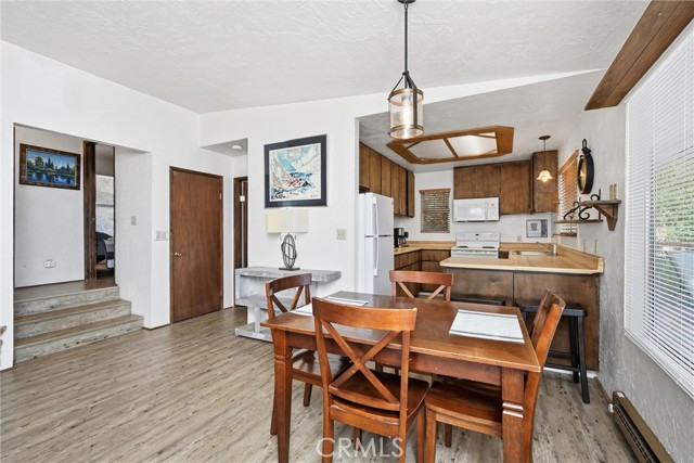 Detail Gallery Image 5 of 22 For 11664 Lakeview Dr, Clearlake Oaks,  CA 95423 - 2 Beds | 1/1 Baths