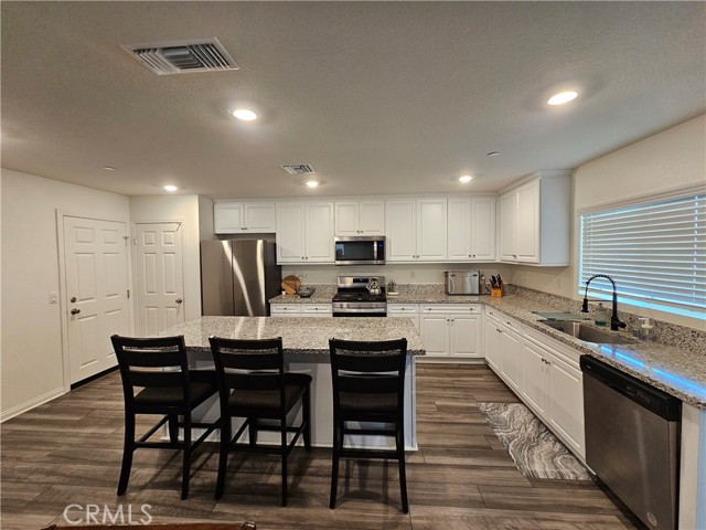 Detail Gallery Image 3 of 9 For 25395 Sedona Ln, Homeland,  CA 92548 - 4 Beds | 3 Baths