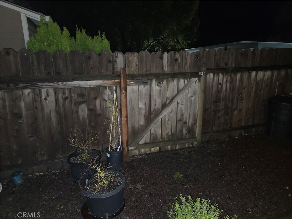 https://media.crmls.org/medias/755042a4-cbb7-488b-905b-67bbe8801fea.jpg?preset=X-Large