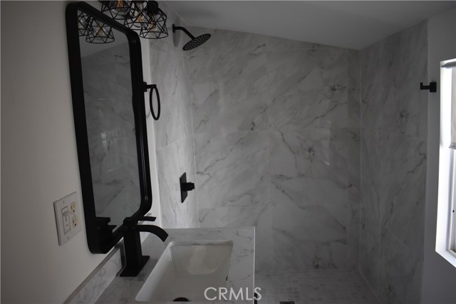 231 W Railway Street, San Dimas CA: https://media.crmls.org/medias/75505981-3396-4617-9c06-7b782b505685.jpg