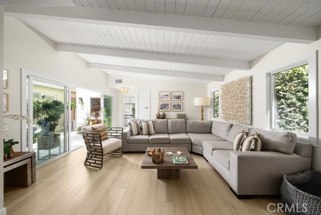 Detail Gallery Image 1 of 45 For 410 Acacia Ave #1/2,  Corona Del Mar,  CA 92657 - 3 Beds | 3 Baths