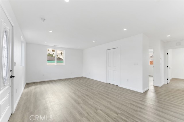 Detail Gallery Image 8 of 43 For 540 W 118th St, Los Angeles,  CA 90044 - 6 Beds | 5 Baths