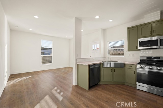 Detail Gallery Image 5 of 21 For 732 E Route 66 #26,  Glendora,  CA 91740 - 2 Beds | 2 Baths