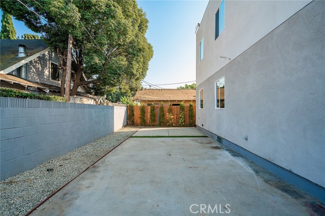 1348 41st Place, Los Angeles, California 90037, ,Multi-Family,For Sale,41st,CV24009391