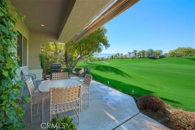 315 Indian Ridge Drive, Palm Desert CA: https://media.crmls.org/medias/7551a1fd-cc46-4e6e-829a-e360eb710438.jpg