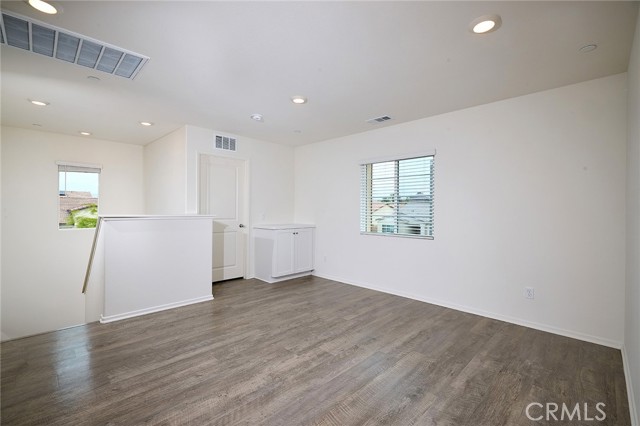 Detail Gallery Image 7 of 13 For 1257 Memorial Ave, Hemet,  CA 92543 - 3 Beds | 2/1 Baths