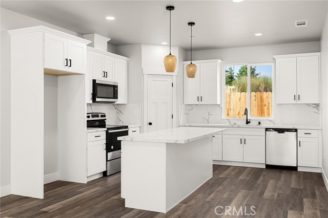 Detail Gallery Image 11 of 42 For 5585 Scottwood Rd, Paradise,  CA 95969 - 2 Beds | 2 Baths