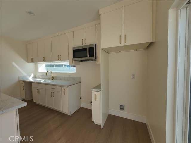 Detail Gallery Image 4 of 18 For 13058 Pinney St, Pacoima,  CA 91331 - 5 Beds | 4/1 Baths