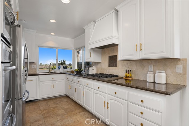 Detail Gallery Image 19 of 47 For 2621 Vista Ornada, Newport Beach,  CA 92660 - 3 Beds | 2/1 Baths