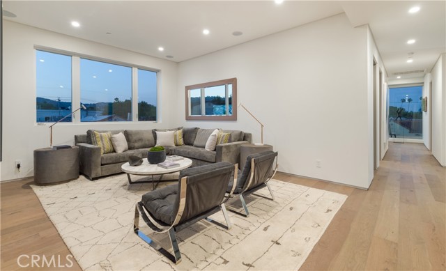 627 N Vista Street, Los Angeles CA: https://media.crmls.org/medias/7554bfe6-b616-4fa7-a0d4-2333117afd1f.jpg