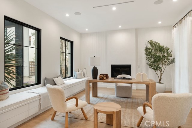 10 Seabluff, Newport Beach CA: https://media.crmls.org/medias/7554dfa7-9869-4378-9421-62b03141eae3.jpg