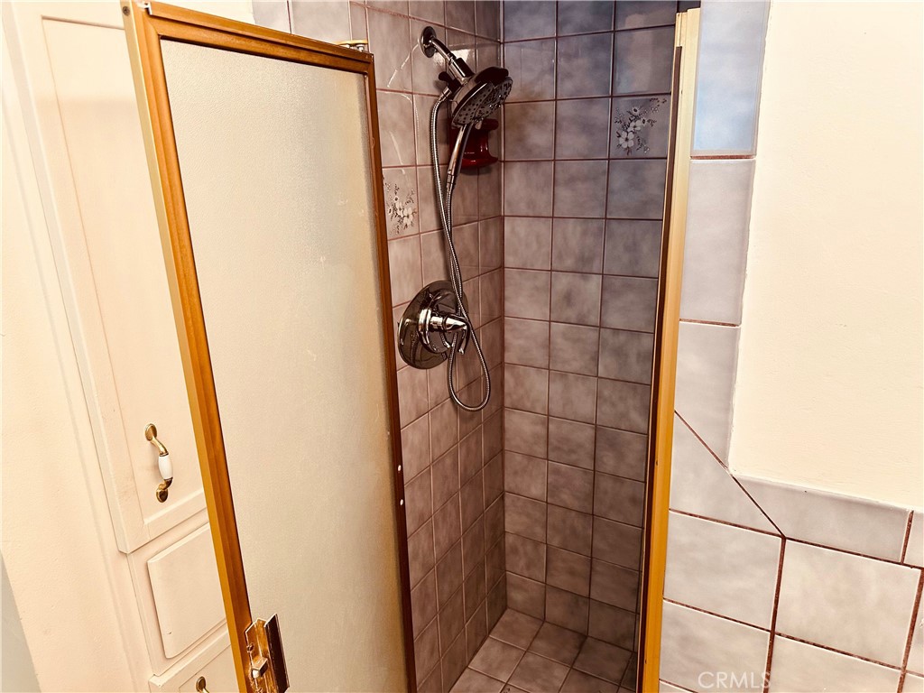 https://media.crmls.org/medias/755555bb-2128-4fd9-b800-8ee4b43cf9ab.jpg?preset=X-Large