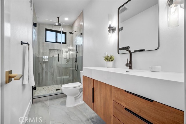 Detail Gallery Image 23 of 33 For 15335 Seine, Irvine,  CA 92604 - 6 Beds | 4 Baths