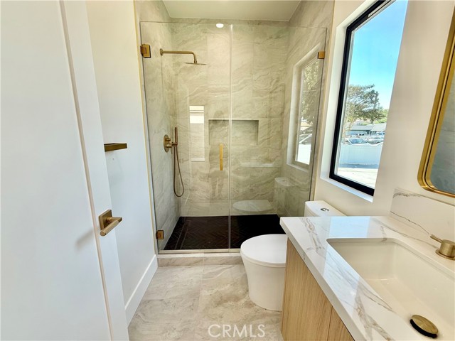 22132 Gault Street, Canoga Park CA: https://media.crmls.org/medias/7555a8cc-e632-485f-9c3d-df2525bc282c.jpg