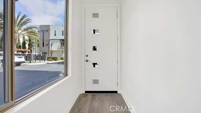 Detail Gallery Image 3 of 45 For 41 Ebb Tide, Newport Beach,  CA 92663 - 4 Beds | 3/1 Baths