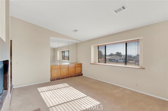 Detail Gallery Image 13 of 66 For 16466 Tude, Apple Valley,  CA 92307 - 4 Beds | 3 Baths