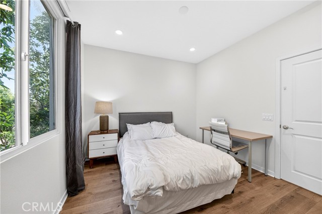 335 Magnet, Irvine CA: https://media.crmls.org/medias/755746c6-54d3-4333-b3ef-588e6650fb3c.jpg