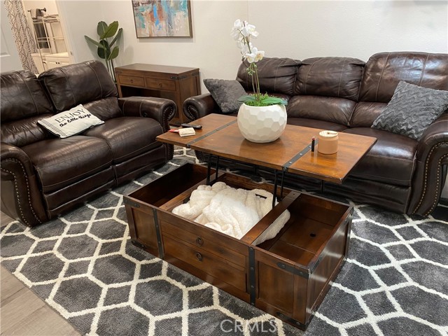 723 N Quince Avenue, Upland CA: https://media.crmls.org/medias/755749de-6f60-42a6-9d7f-32bd4c4db472.jpg