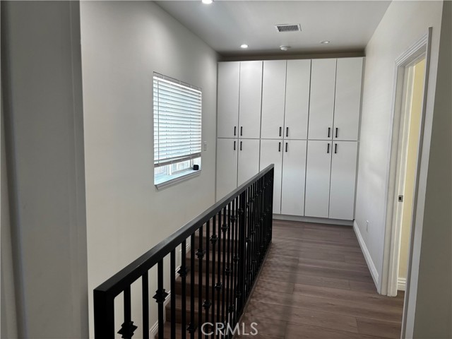 Detail Gallery Image 34 of 35 For 8644 N Corbin Ave, Northridge,  CA 91324 - 3 Beds | 3 Baths