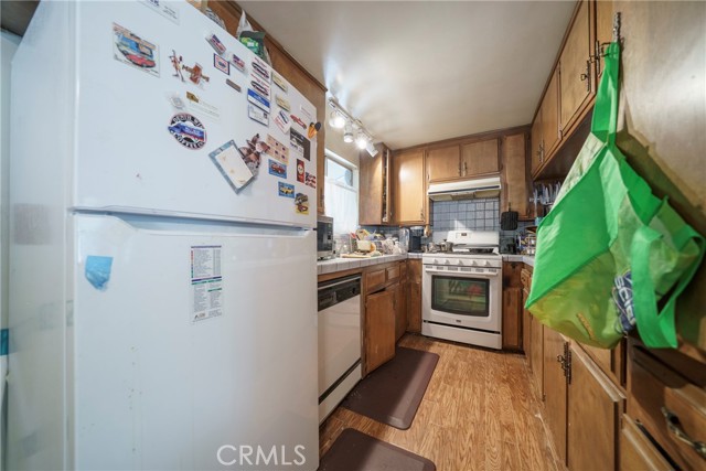 Detail Gallery Image 9 of 27 For 31776 Panorama Dr, Running Springs,  CA 92382 - 4 Beds | 2 Baths