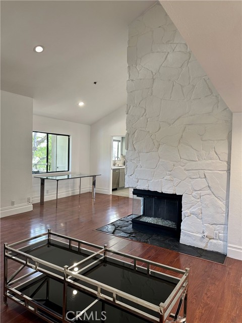 Detail Gallery Image 4 of 18 For 1000 E California Bld #307,  Pasadena,  CA 91106 - 2 Beds | 2 Baths