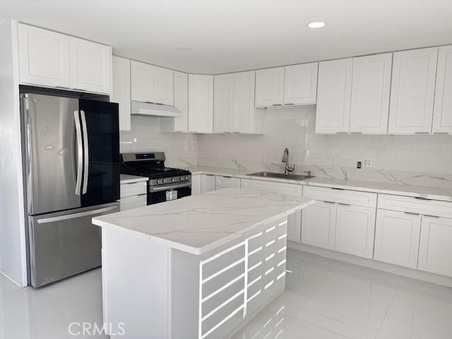 https://media.crmls.org/medias/7558fdd1-d9e5-4f04-bffc-e6abffacd885.jpg?preset=X-Large
