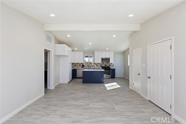 Detail Gallery Image 9 of 27 For 5951 Rose Ellen Ave, Twentynine Palms,  CA 92277 - 3 Beds | 2 Baths