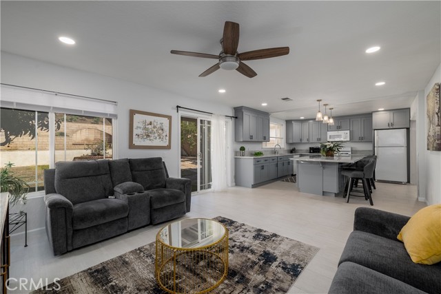 Detail Gallery Image 18 of 47 For 10954 Cool Lake, San Diego,  CA 92128 - 4 Beds | 2/1 Baths