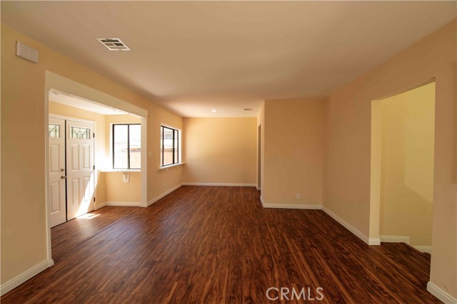 6911 Enfield Avenue, Reseda CA: https://media.crmls.org/medias/755b265e-f652-4582-89ea-b25cc8b1d1e0.jpg