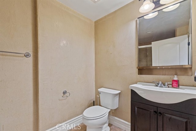 Detail Gallery Image 14 of 31 For 12026 Hoffman Steet #101,  Studio City,  CA 91604 - 3 Beds | 3 Baths