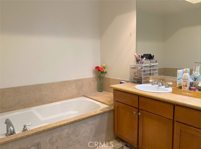 Detail Gallery Image 25 of 32 For 1241 S Westgate Ave #202,  Los Angeles,  CA 90025 - 3 Beds | 2/1 Baths
