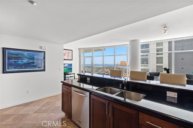 400 W Ocean Boulevard, Long Beach CA: https://media.crmls.org/medias/755ca012-771e-455b-b9a5-2b644cb7374a.jpg