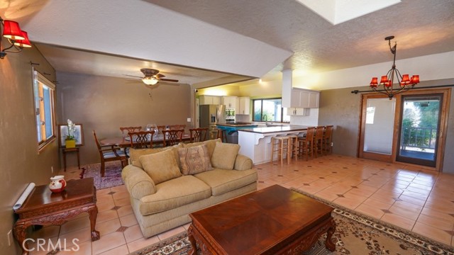 Detail Gallery Image 4 of 43 For 36298 Highway 33, Coalinga,  CA 93210 - 4 Beds | 2/1 Baths