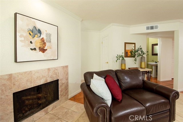 7310 Balboa Boulevard, F photo 8