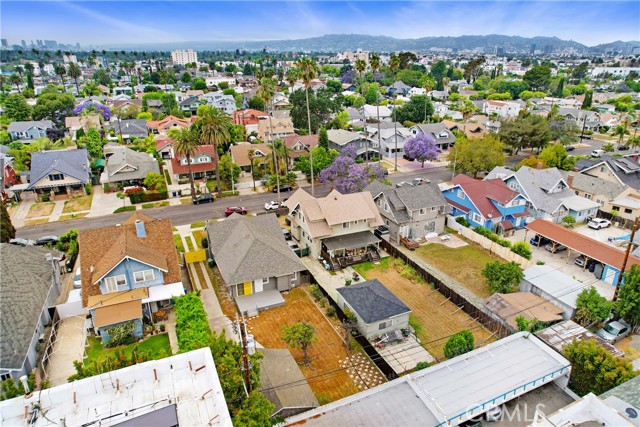 142 S Ardmore Avenue, Los Angeles CA: https://media.crmls.org/medias/755da464-b77a-401e-899e-66b99f1dd50b.jpg