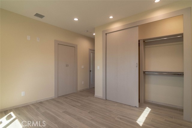 Detail Gallery Image 23 of 50 For 18748 Collins St, Tarzana,  CA 91356 - 4 Beds | 3 Baths