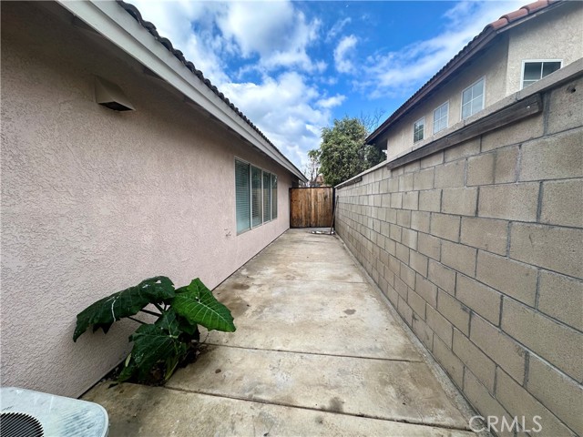 11443 Citrus Glen Lane, Fontana, California 92337, 3 Bedrooms Bedrooms, ,2 BathroomsBathrooms,Single Family Residence,For Sale,Citrus Glen,CV25030474