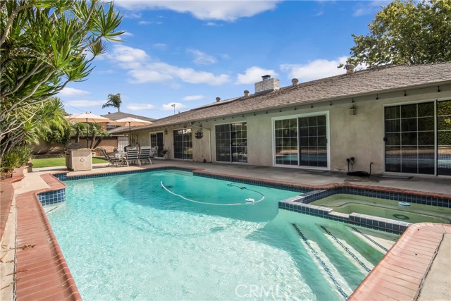 Detail Gallery Image 11 of 39 For 18921 Silver Maple Way, North Tustin,  CA 92705 - 5 Beds | 3 Baths