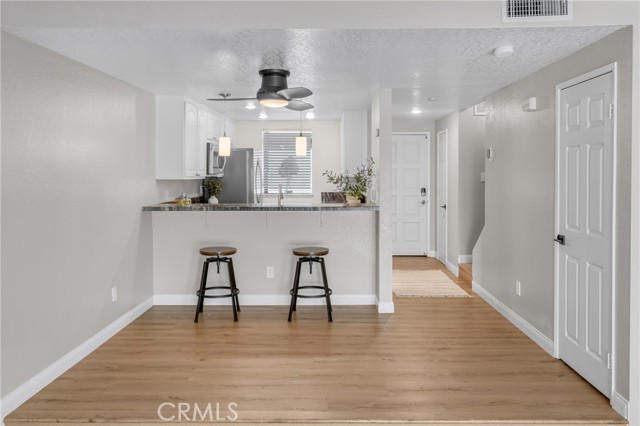 662 Sycamore Avenue, Claremont CA: https://media.crmls.org/medias/755f4f09-d0e9-436b-832f-7fb3244a1997.jpg